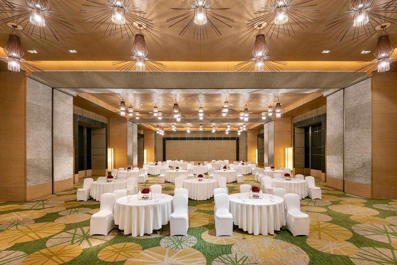 Radisson Blu Hotel Amritsar Bagian luar foto The Grand Ballroom