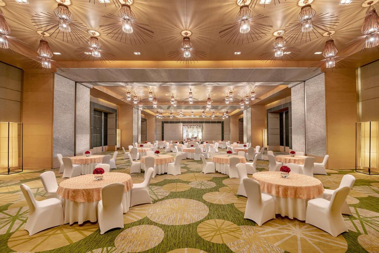Radisson Blu Hotel Amritsar Bagian luar foto The Grand Ballroom