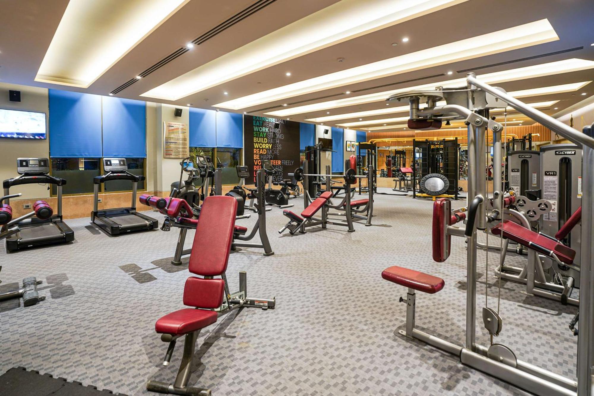 Radisson Blu Hotel Amritsar Bagian luar foto The gym at the hotel