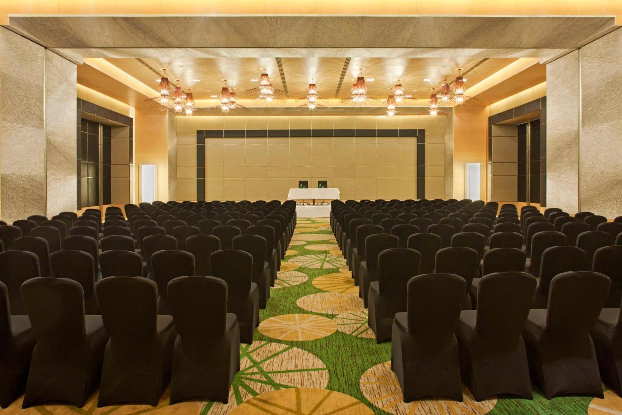 Radisson Blu Hotel Amritsar Bagian luar foto The ballroom